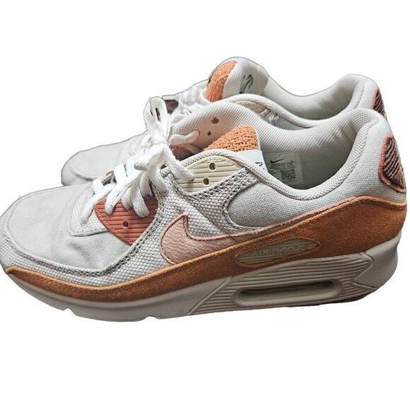 Nike shoes  - Picture 2 of 8